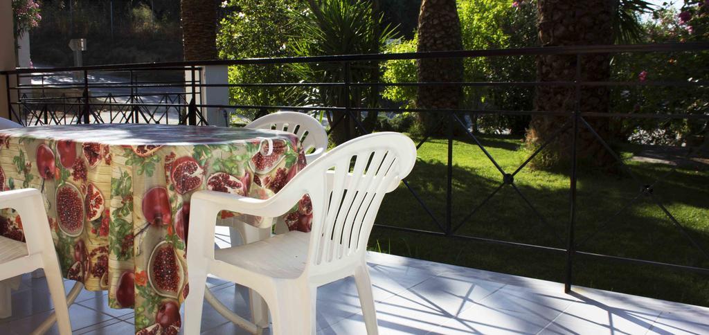 Olive Grove Apts Lithakia  Buitenkant foto
